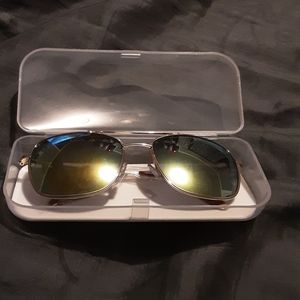 Steve Madden 100% UV Protection sunglasses